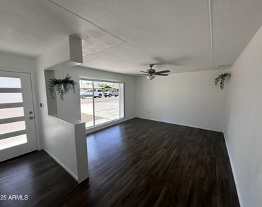 1050 W Romo Jones Street - Photo Thumbnail 12