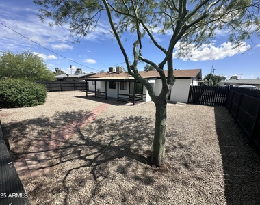 1050 W Romo Jones Street - Photo Thumbnail 10