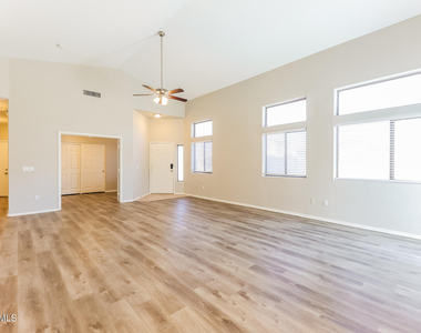 14535 N 87th Drive - Photo Thumbnail 3
