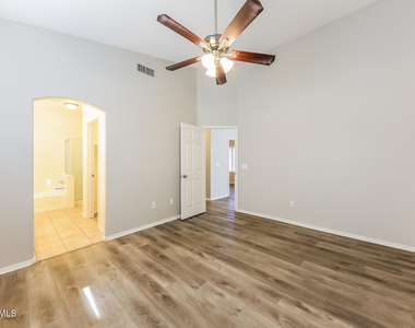 14535 N 87th Drive - Photo Thumbnail 7
