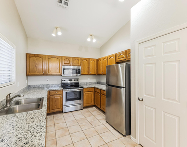 14535 N 87th Drive - Photo Thumbnail 5