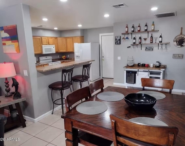2919 W Palm Lane - Photo Thumbnail 3