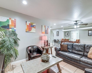 2919 W Palm Lane - Photo Thumbnail 2