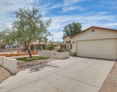 2919 W Palm Lane - Photo Thumbnail 1