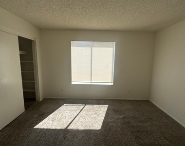 4730 W Northern Avenue - Photo Thumbnail 10