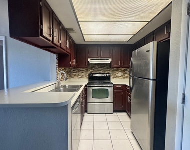 4730 W Northern Avenue - Photo Thumbnail 1