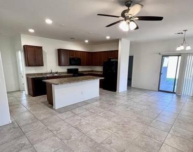21612 W Kimberly Drive - Photo Thumbnail 2