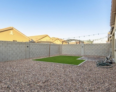 21612 W Kimberly Drive - Photo Thumbnail 11
