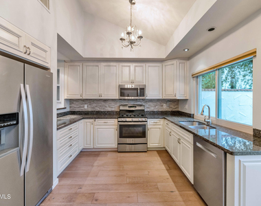 7113 E Arlington Road - Photo Thumbnail 6