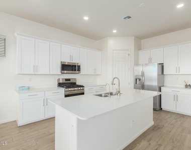 18545 W Chuckwalla Canyon Road - Photo Thumbnail 14