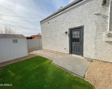 423 S Terry Lane - Photo Thumbnail 16