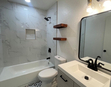 423 S Terry Lane - Photo Thumbnail 14