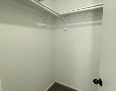 423 S Terry Lane - Photo Thumbnail 12