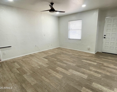 423 S Terry Lane - Photo Thumbnail 3