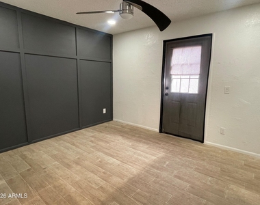 423 S Terry Lane - Photo Thumbnail 8