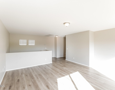 14945 N 172nd Lane - Photo Thumbnail 5