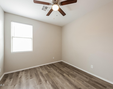 26910 N 84th Lane - Photo Thumbnail 11