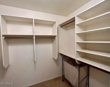 21624 N 46th Place - Photo Thumbnail 11