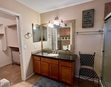 21624 N 46th Place - Photo Thumbnail 10