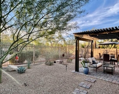 21624 N 46th Place - Photo Thumbnail 16
