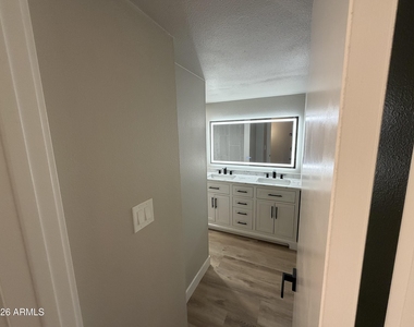5420 N Granite Reef Road N - Photo Thumbnail 19