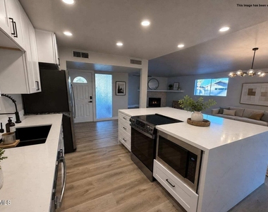 5420 N Granite Reef Road N - Photo Thumbnail 22