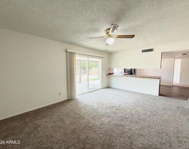 1016 W Nido Avenue - Photo Thumbnail 10