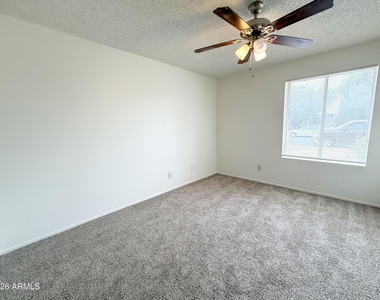 1016 W Nido Avenue - Photo Thumbnail 18