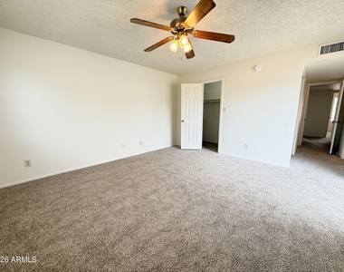 1016 W Nido Avenue - Photo Thumbnail 14