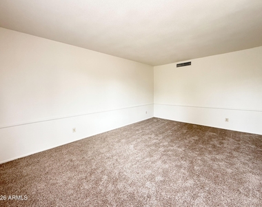 1016 W Nido Avenue - Photo Thumbnail 3
