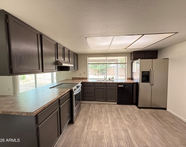 1016 W Nido Avenue - Photo Thumbnail 7
