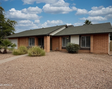 1016 W Nido Avenue - Photo Thumbnail 1