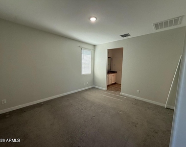 327 W Tamarack Drive - Photo Thumbnail 9