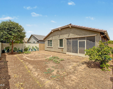 327 W Tamarack Drive - Photo Thumbnail 28
