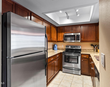 11011 N 92nd Street - Photo Thumbnail 9