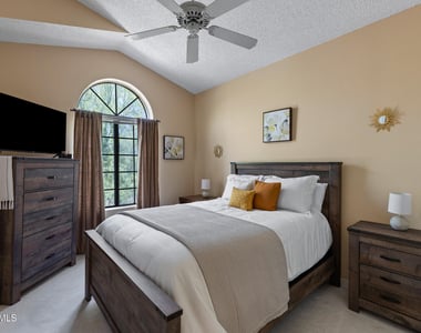 11011 N 92nd Street - Photo Thumbnail 14
