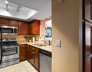 11011 N 92nd Street - Photo Thumbnail 10