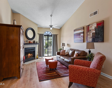 11011 N 92nd Street - Photo Thumbnail 3