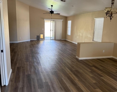 3842 W Chama Drive - Photo Thumbnail 5