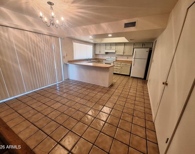 4142 W Sunnyside Avenue - Photo Thumbnail 3