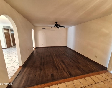 4142 W Sunnyside Avenue - Photo Thumbnail 6
