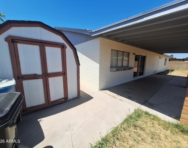 4142 W Sunnyside Avenue - Photo Thumbnail 27
