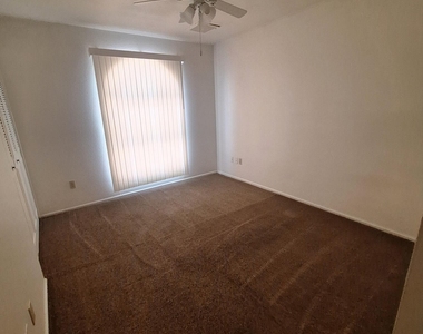 4142 W Sunnyside Avenue - Photo Thumbnail 19