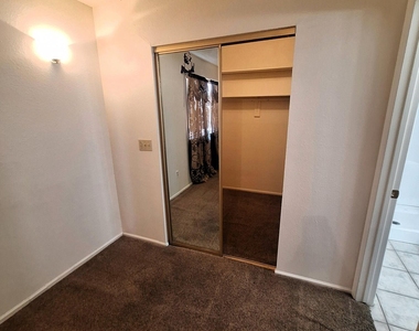 4142 W Sunnyside Avenue - Photo Thumbnail 12
