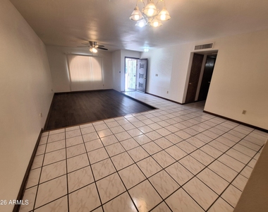 4142 W Sunnyside Avenue - Photo Thumbnail 4