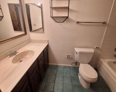 4142 W Sunnyside Avenue - Photo Thumbnail 22
