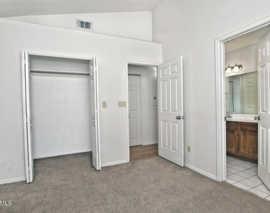 11011 N 92nd Street - Photo Thumbnail 33