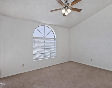 11011 N 92nd Street - Photo Thumbnail 23
