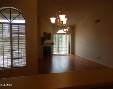 11011 N 92nd Street - Photo Thumbnail 5