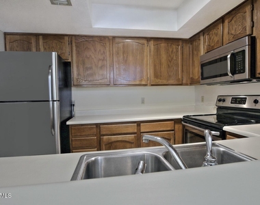11011 N 92nd Street - Photo Thumbnail 20